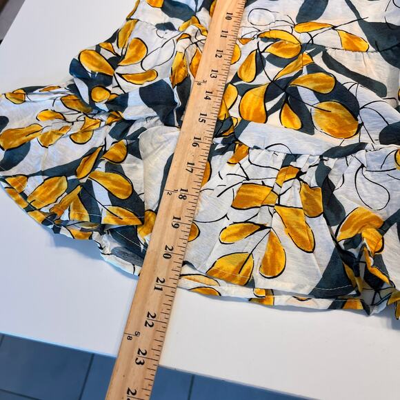 NEW Mine White Floral Tiered Peplum Style Tank Top Size Medium - Picture 9 of 9